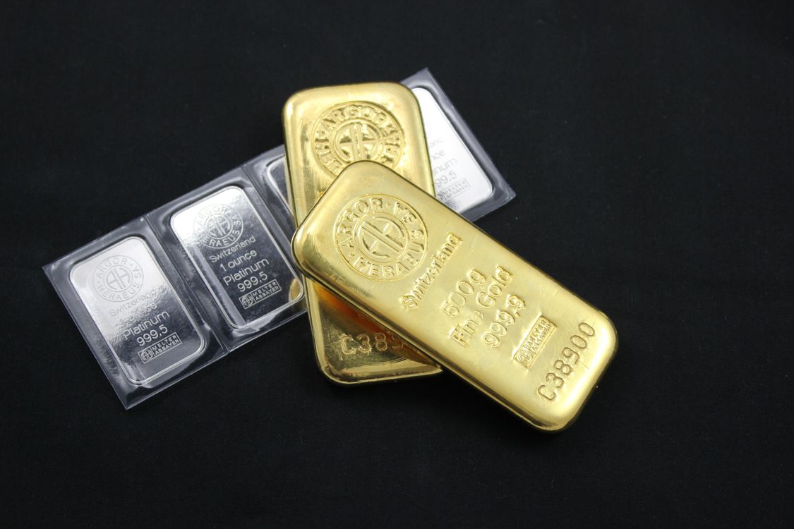Apakah Emas Masih Bisa Reli Saat Dolar AS Menguat?